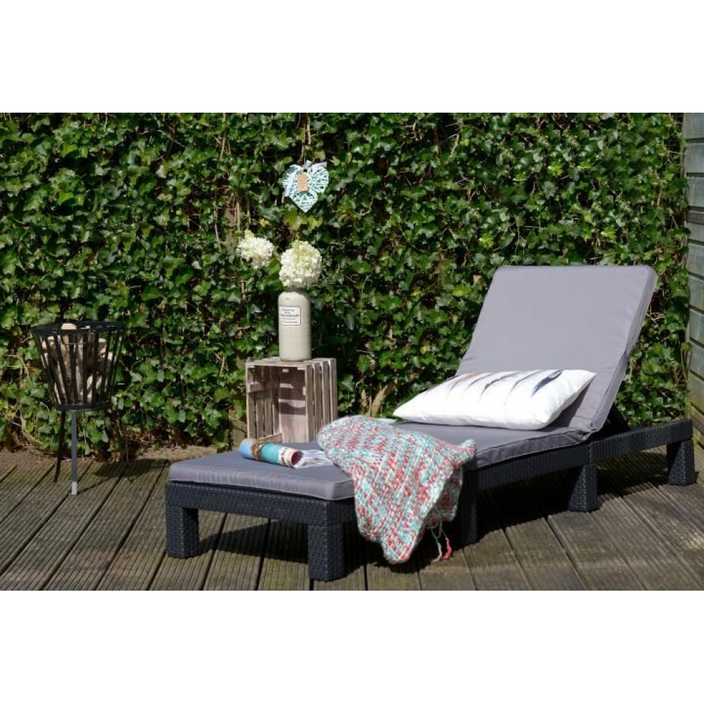 Norfolk Leisure Daytona Resin Lounger