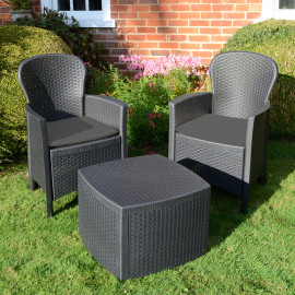 Sicily side table with 2 Sicily chairs