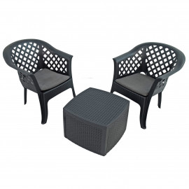 Sicily side table with Savona chairs