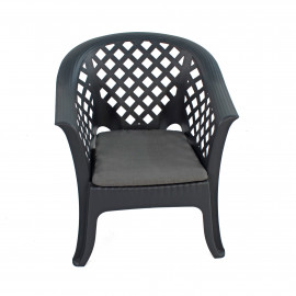 Sicily side table with Savona chairs